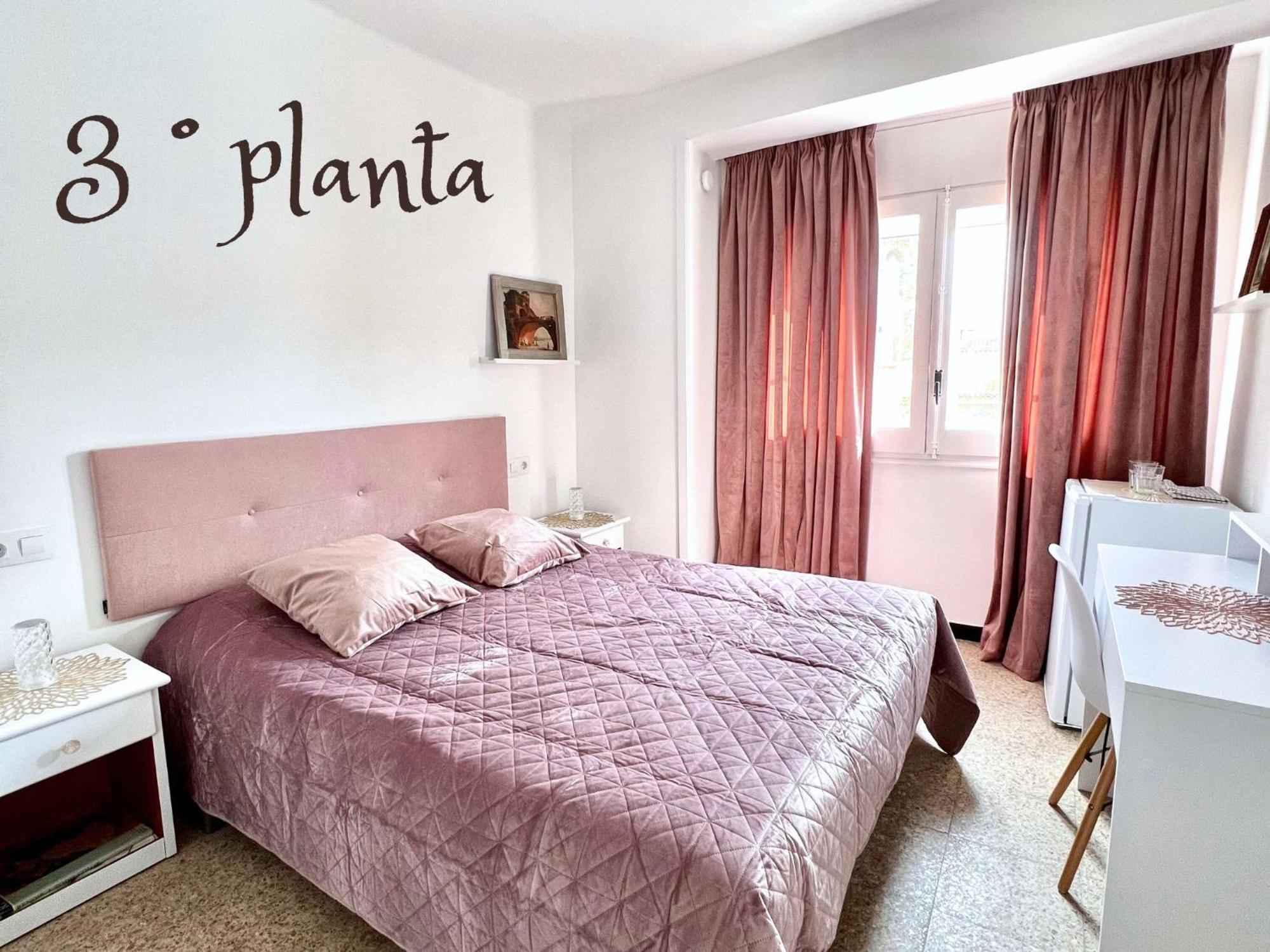 Escondite Central Con Terraza Compartida En La Azotea Roses Luaran gambar