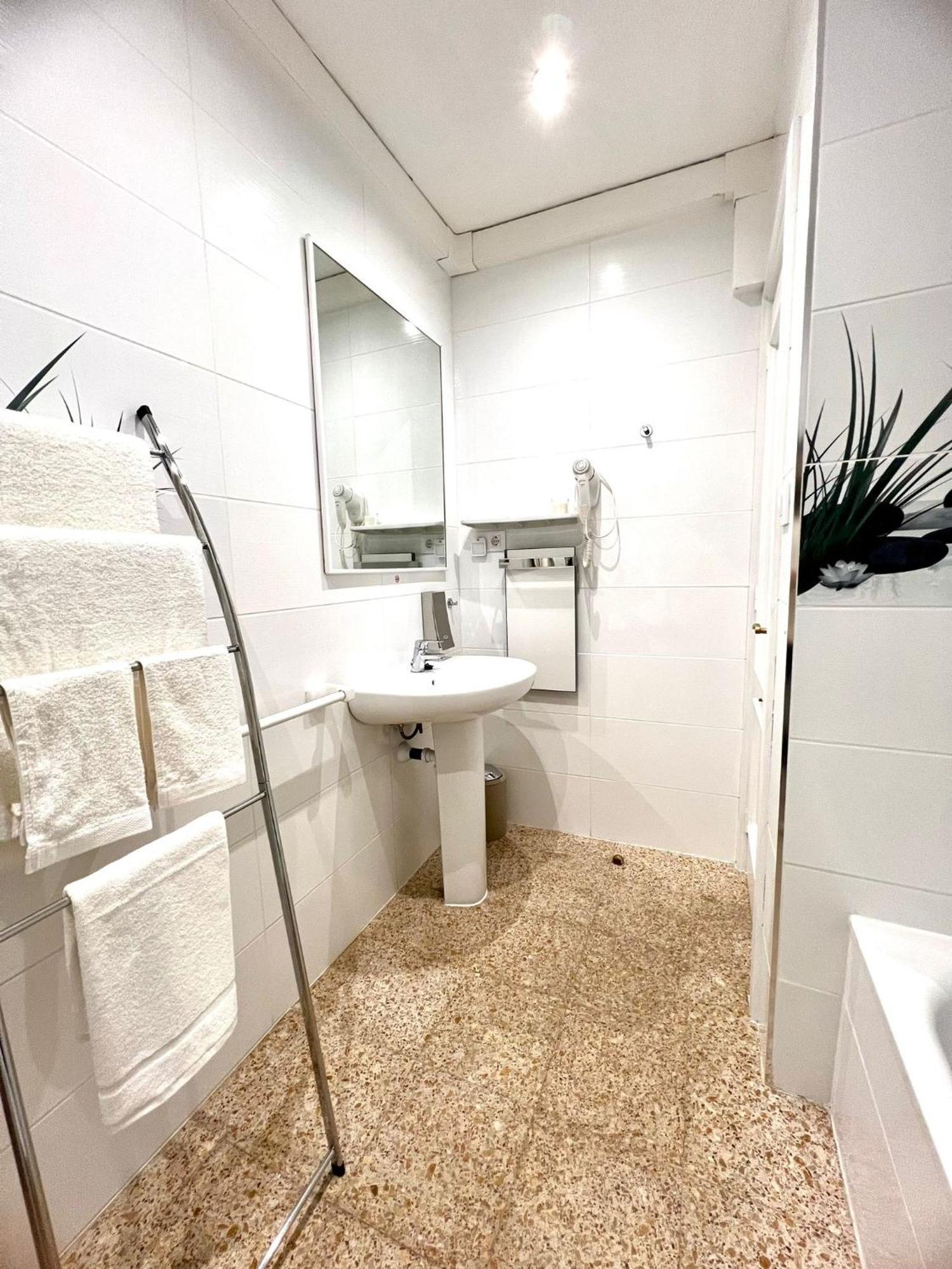 Escondite Central Con Terraza Compartida En La Azotea Roses Bilik gambar