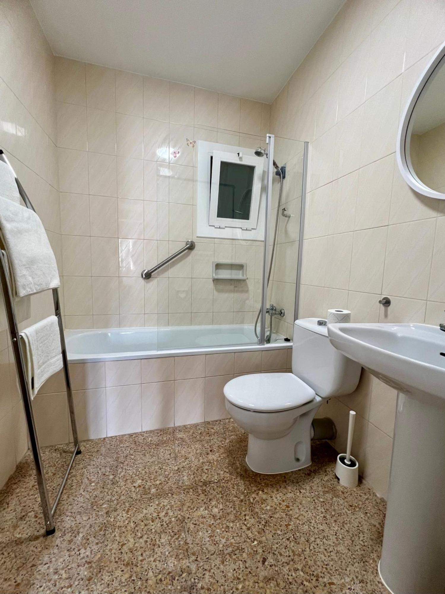 Escondite Central Con Terraza Compartida En La Azotea Roses Bilik gambar